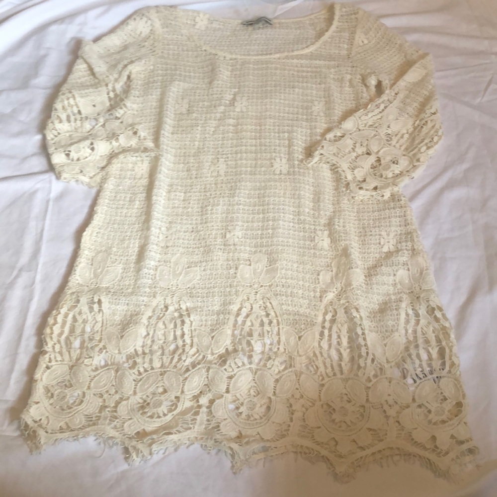 American Eagle Women’s Tunic Length Crochet Lace Overlay Shirt Cream XXS